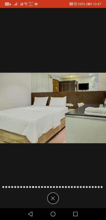 โอโย 90023 รูมะฮ์ ตุมปางัน ไตฮู Hotel Kampung Sungai Rengit ภายนอก รูปภาพ